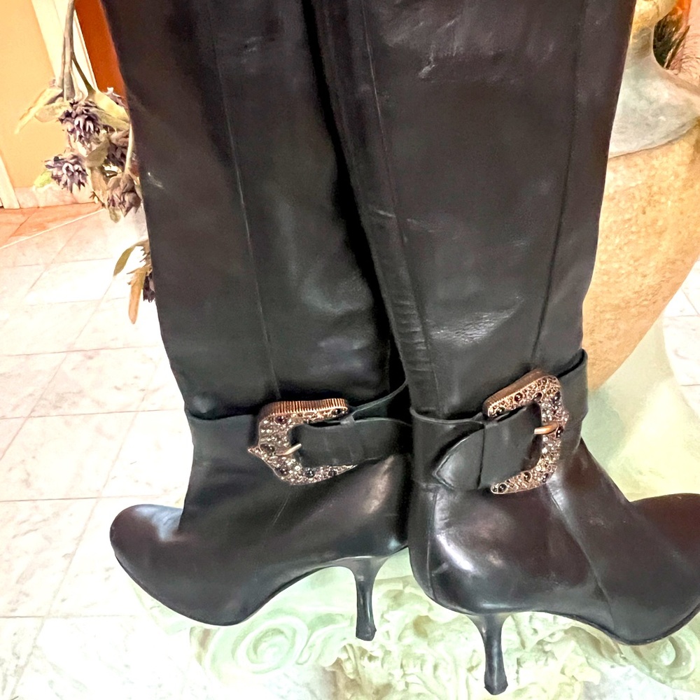 Beautiful leather Boots